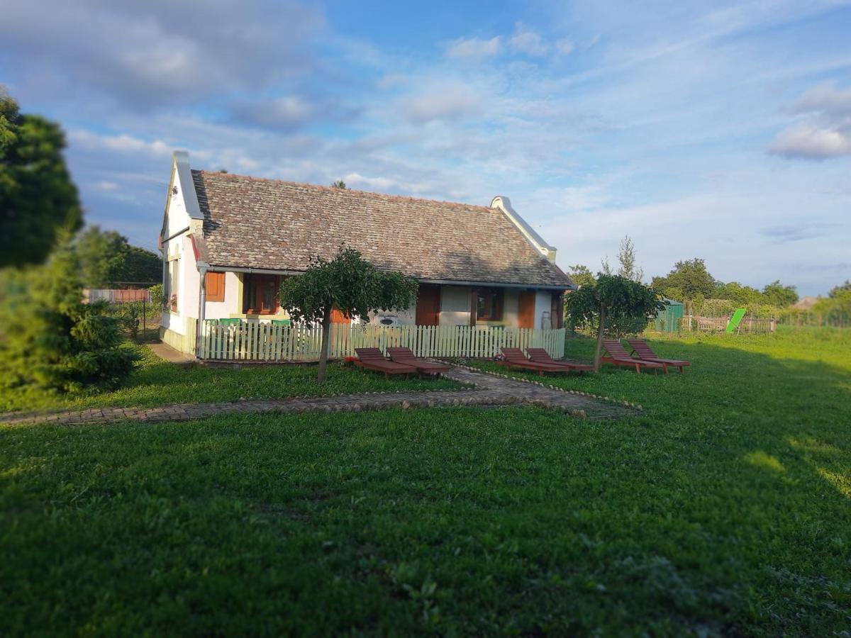 Villa Diiva Curug Bagian luar foto