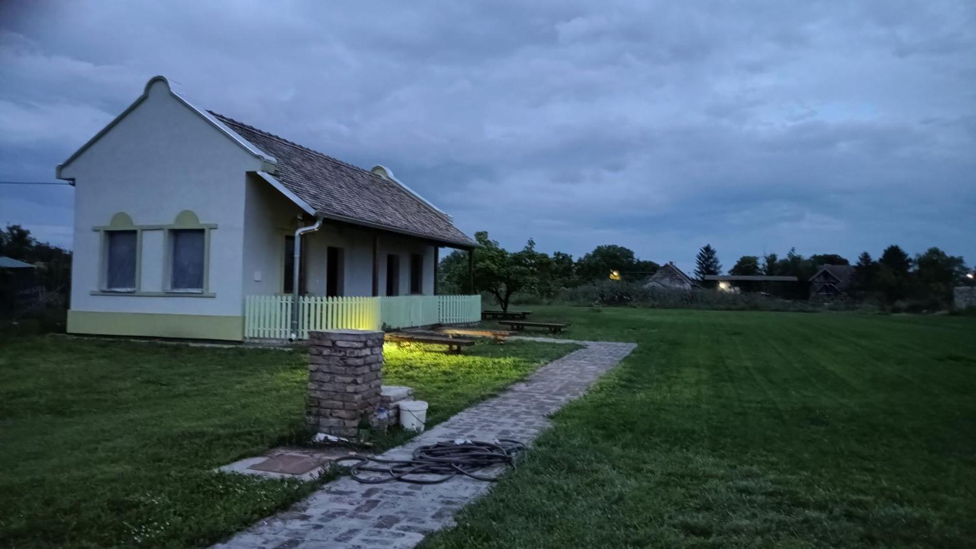 Villa Diiva Curug Bagian luar foto